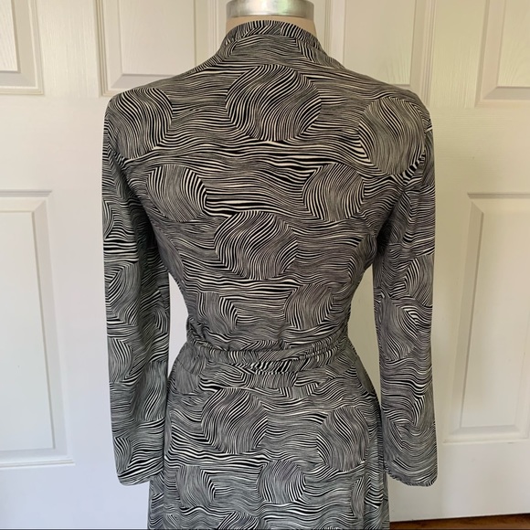 Laundry by design print knit dress size small - Picture 4 of 7